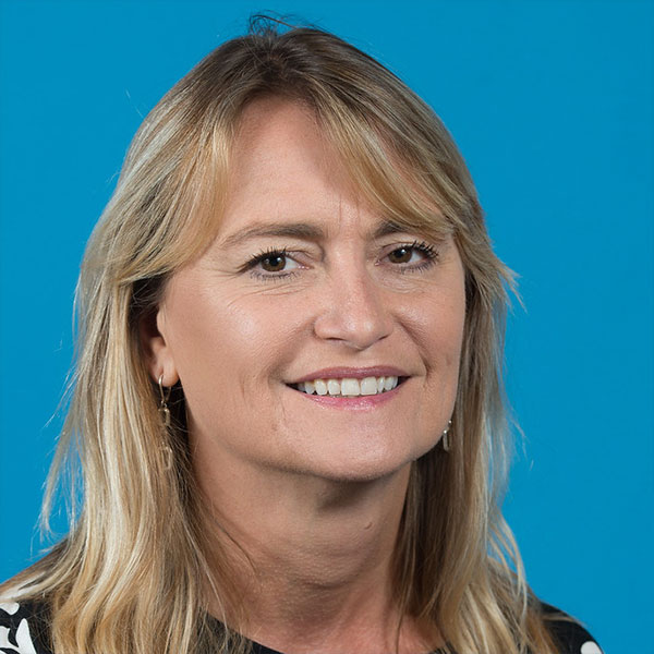 Dr. Kelli Bippert, Chair